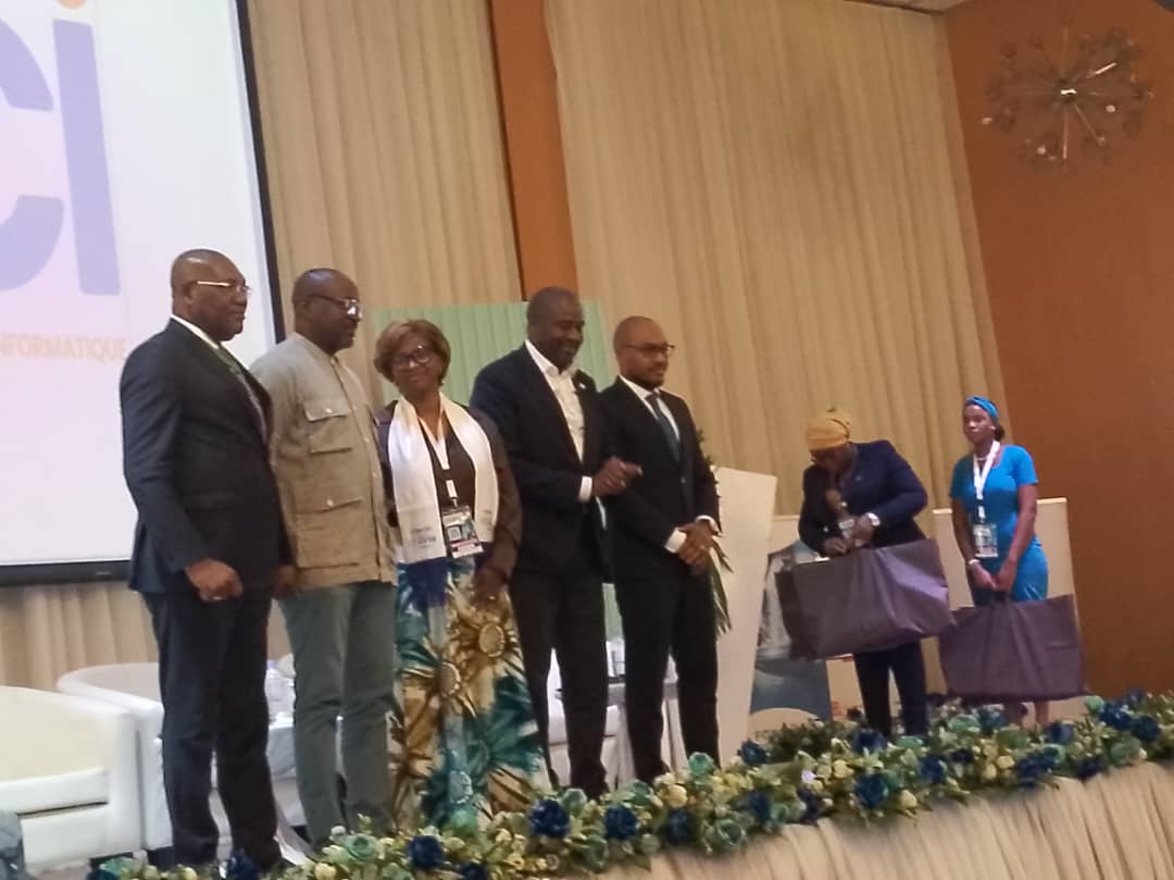 Télémédecine et Santé Mobile – Rapprocher les Soins des Populations Éloignées